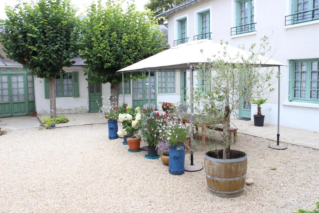 Quelques Fleurs Aparthotel La Roche-Posay Exteriör bild